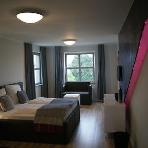 In Hotel Berlin